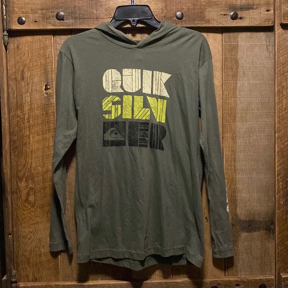 NWT. Quicksilver lightweight pullover